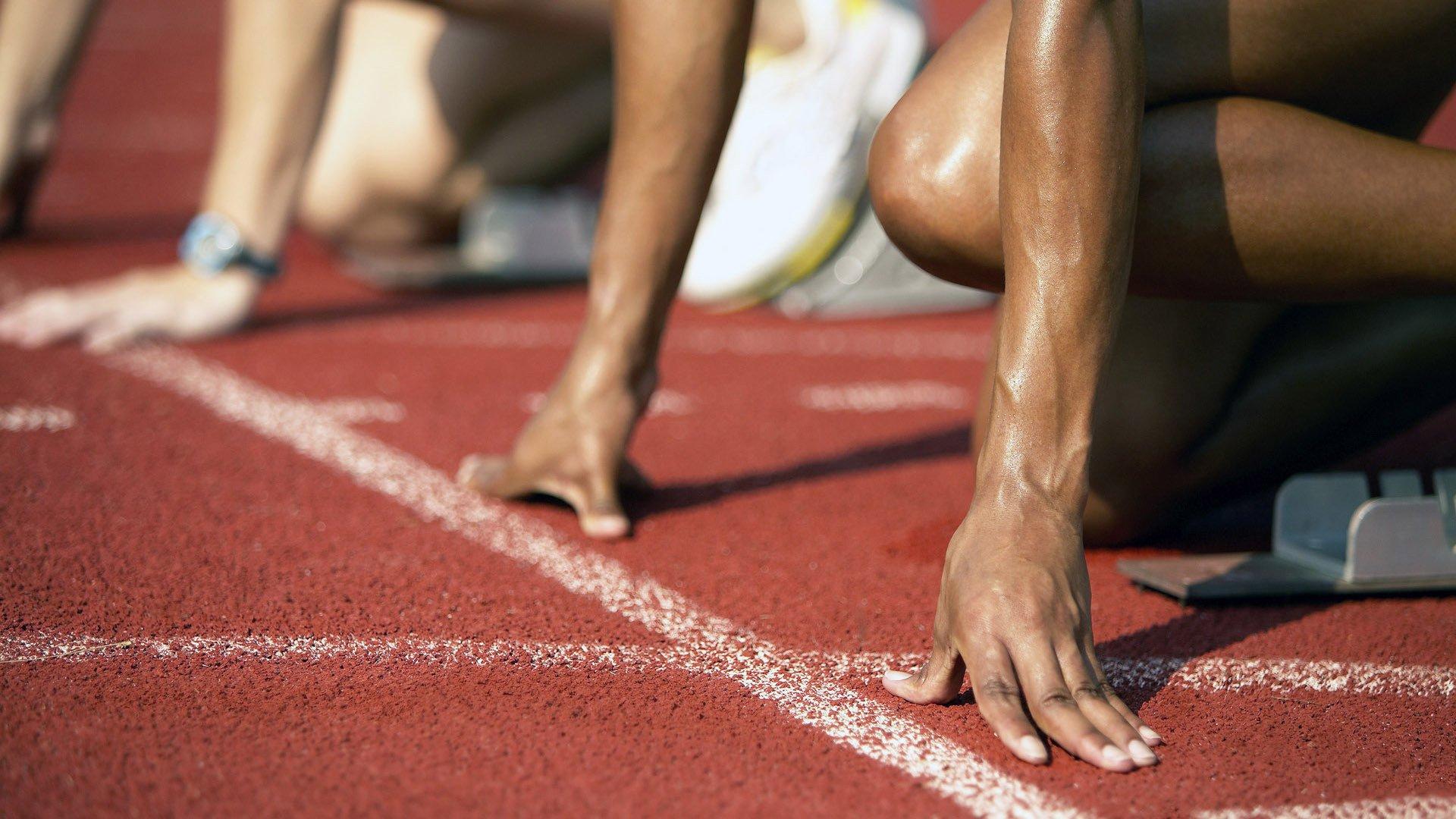 中国男足战术调整引关注，苗原指出伊万弃用塞鸟，进攻组织能力提升有限